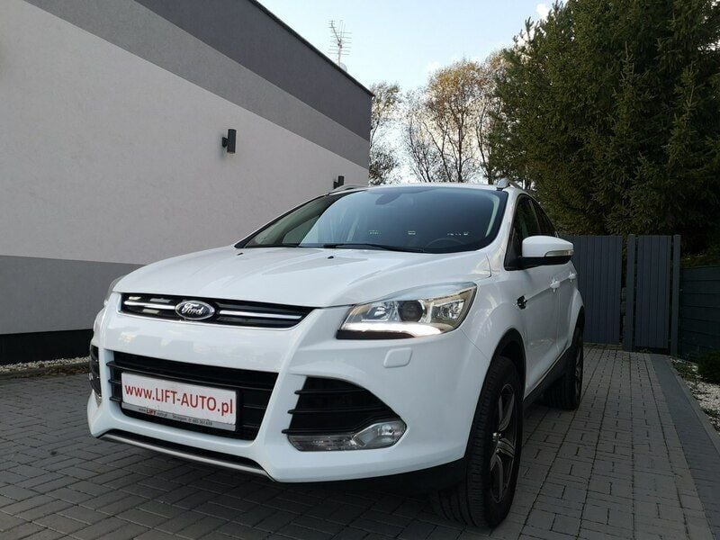 Biały Używany 2014 Ford Kuga Titanium SUV | 49 900 zł (Uczciwa cena) - Obraz 1/4