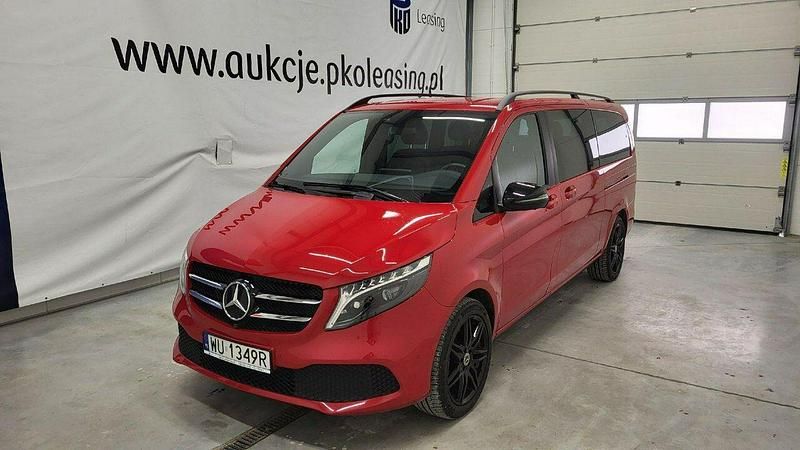 Czerwony Używany 2023 Mercedes V300 Avantgarde Minivan | 290 000 zł - Obraz 1/4