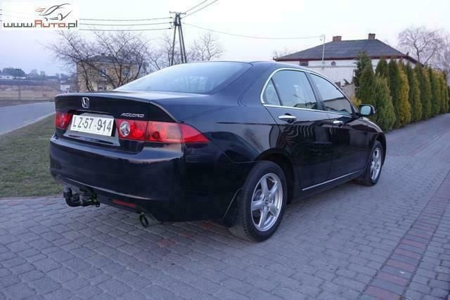Używany Honda Accord 155 KM (114 kW) 2003 Czarny Sedan/Limuzyna