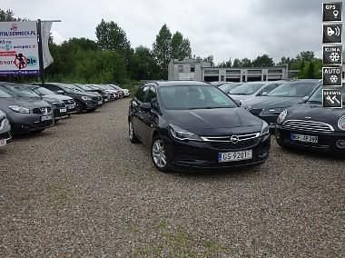 Czarny Używany 2017 Opel Astra Kombi | 38 900 zł (Dość drogi) - Obraz 1/4