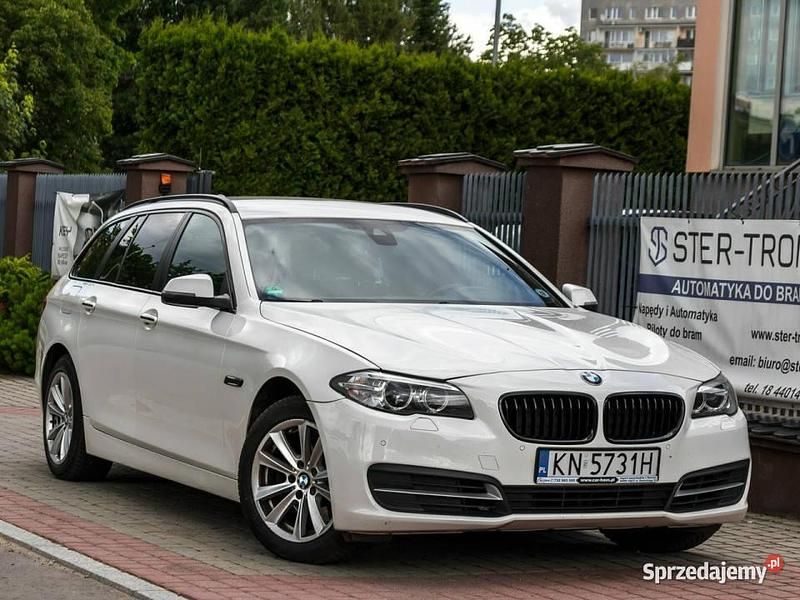 Biały Używany 2014 BMW 520 Kombi | 46 900 zł (Super Cena) - Obraz 1/4
