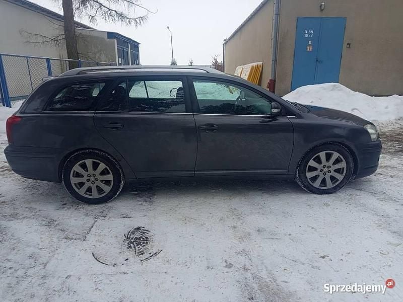 Używany Toyota Avensis 2008