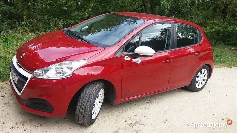 Używany Peugeot 208 2017 Czerwony Hatchback