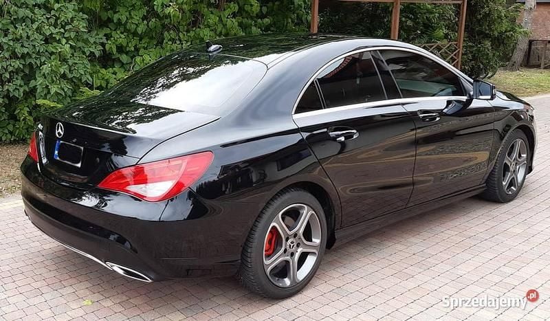 Czarny Używany 2019 Mercedes CLA250 Sedan/Limuzyna | 83 900 zł - Obraz 1/4