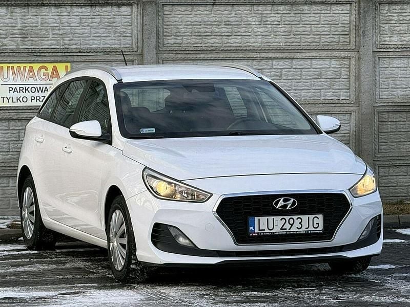 Używany Hyundai i30 115 KM (84 kW) 2019 Biały Kombi