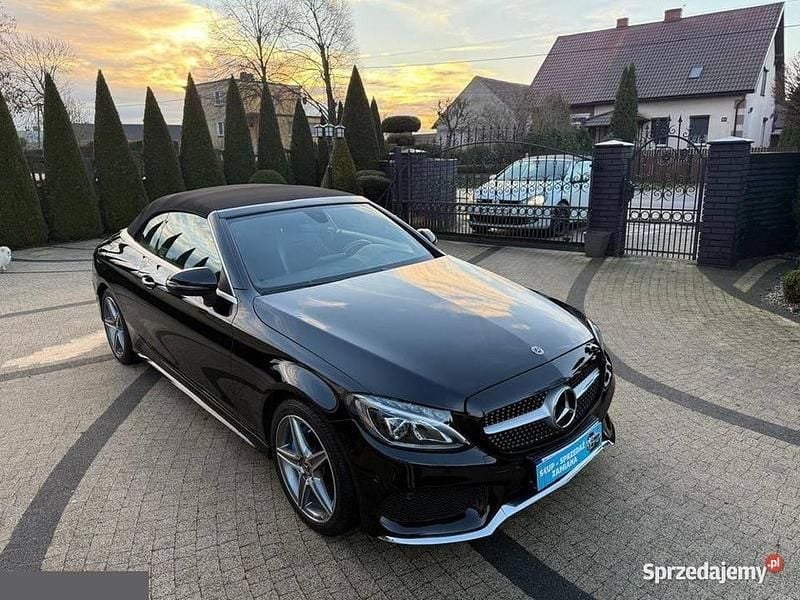 Używany 2017 Mercedes C200 AMG line | 109 950 zł - Obraz 1/4