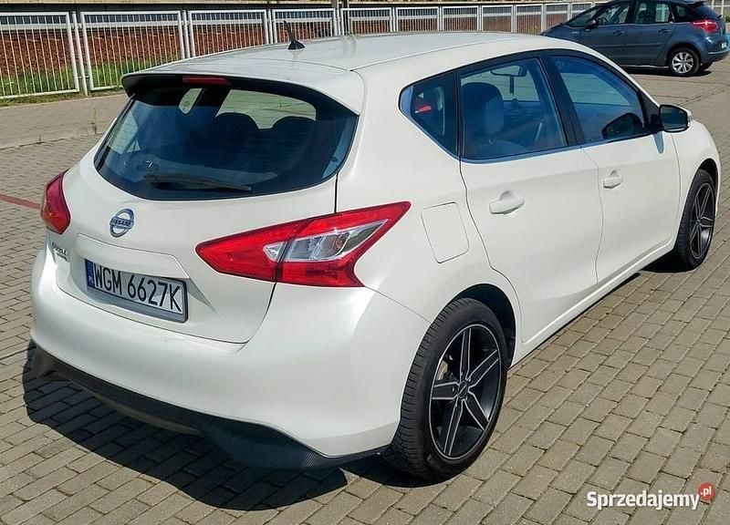 Biały Używany 2015 Nissan Pulsar Hatchback | 28 900 zł - Obraz 1/4