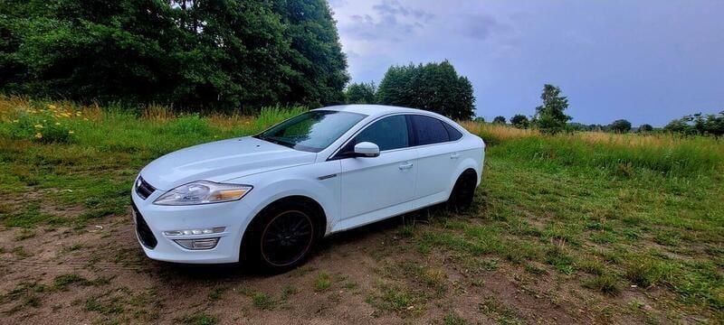 Używany Ford Mondeo Titanium 115 KM (84 kW) 2012 Biały Hatchback