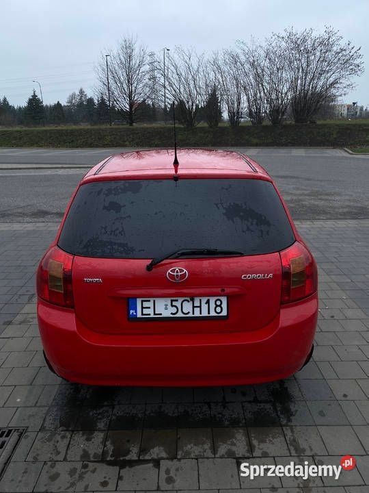 Używany Toyota Corolla 2004 Czerwony Hatchback