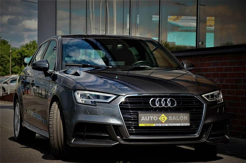 Używany Audi A3 S-Line 150 KM (110 kW) 2019 Szary Hatchback