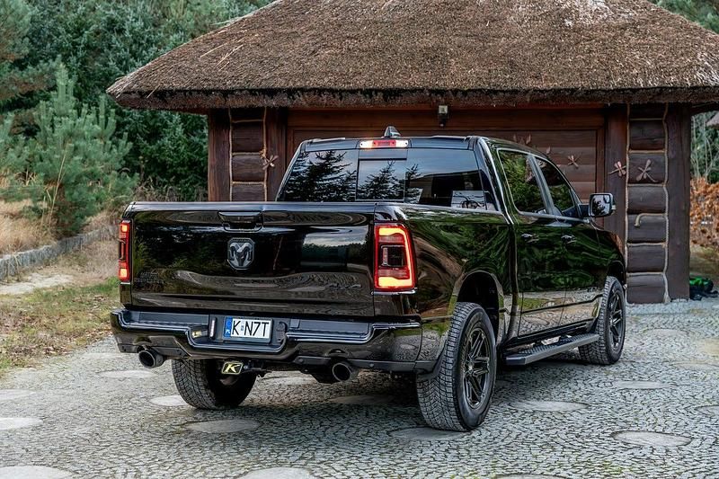 Używany RAM 1500 399 KM (293 kW) 2022 Czarny (metalik) Pickup