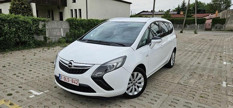 Biały Używany 2015 Opel Zafira Minivan | 37 000 zł (Uczciwa cena) - Obraz 1/4