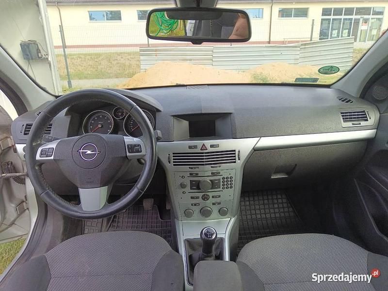 Używany Opel Astra 90 KM (66 kW) 2009