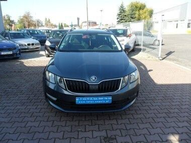 Szary Używany 2019 Skoda Octavia Kombi | 65 900 zł (Uczciwa cena) - Obraz 1/4