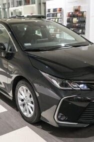 Używany Toyota Corolla Comfort 122 KM (89 kW) 2021 Czarny Sedan/Limuzyna