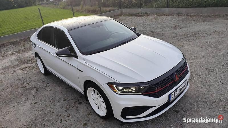 Używany VW Jetta 300 KM (220 kW) 2018 Sedan/Limuzyna