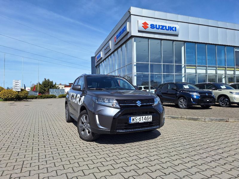 Zzz titan dark gray pearl metallic Używany 2024 Suzuki Vitara SUV | 99 900 zł - Obraz 1/1