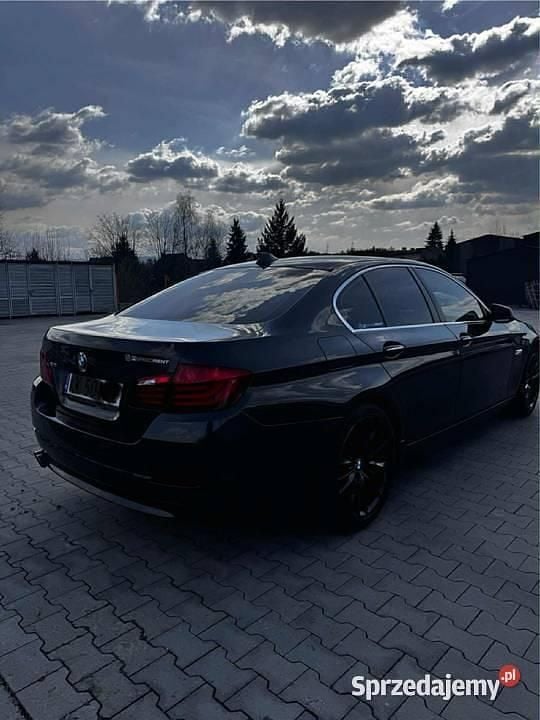 Srebrny Używany 2012 BMW 520 Sedan/Limuzyna | 38 000 zł (Dobra cena) - Obraz 1/4
