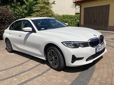 Biały Używany 2020 BMW 318 Advantage Sedan/Limuzyna | 87 000 zł (Super Cena) - Obraz 1/4
