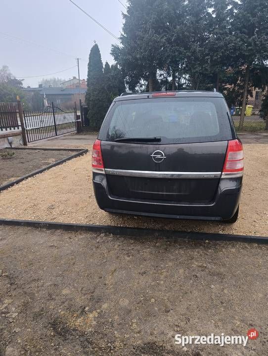 Używany Opel Zafira 2014 Grafitowy Minivan