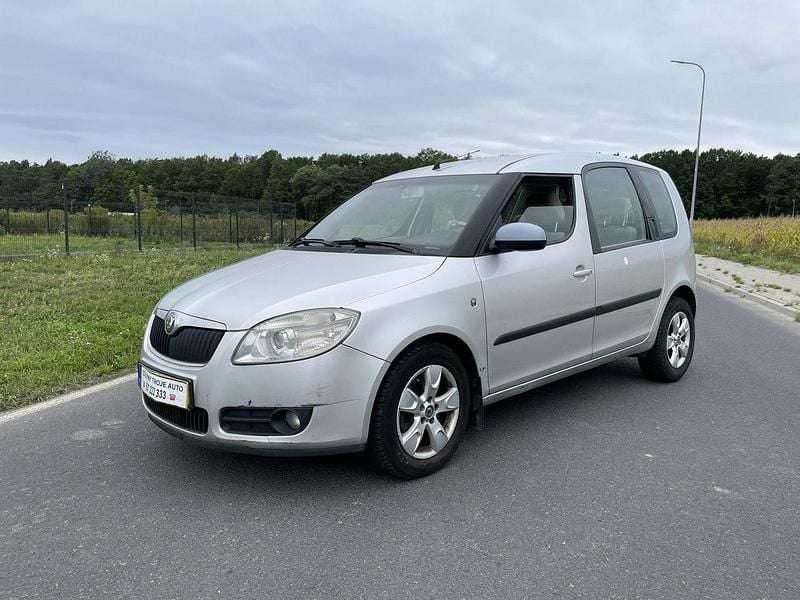 Srebrny Używany 2007 Skoda Roomster Minivan | 5000 zł - Obraz 1/4
