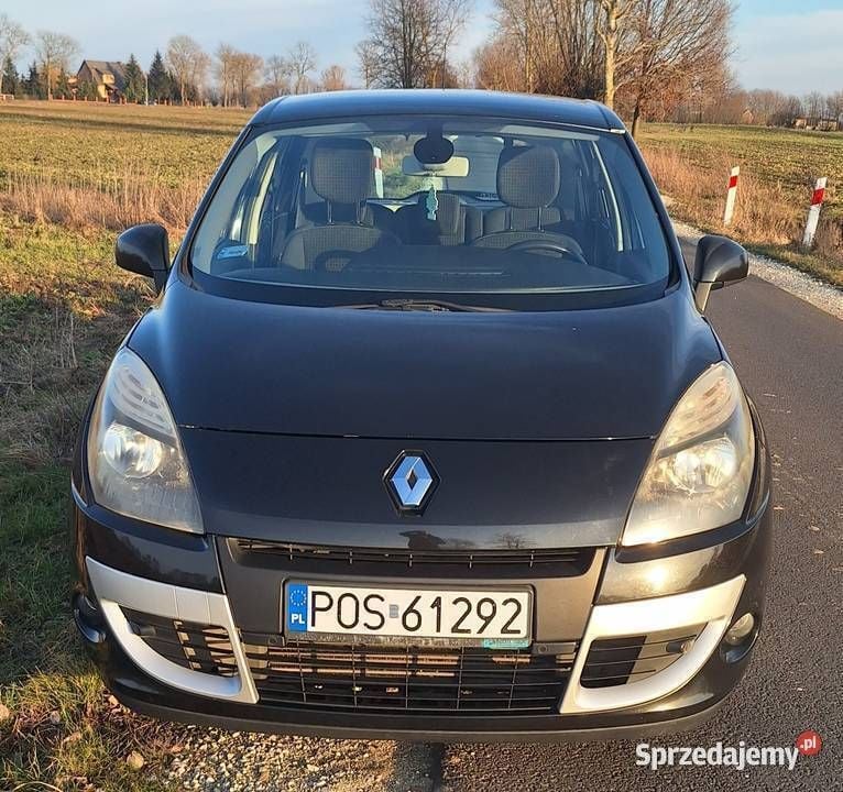 Czarny Używany 2009 Renault Scénic III Minivan | 9900 zł (Uczciwa cena) - Obraz 1/4