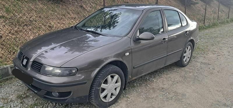 Używany Seat Toledo 2004 Brązowobeżowy Sedan/Limuzyna