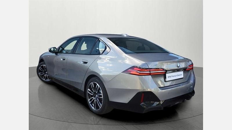 Używany BMW 520 Comfort Edition 197 KM (144 kW) 2024 Szary oxide metalizowany Sedan/Limuzyna