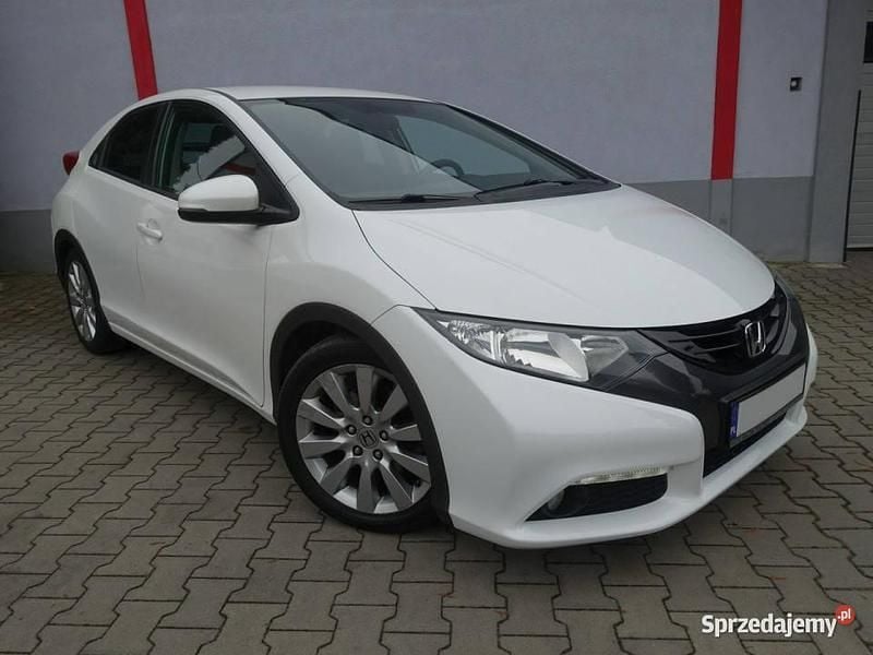Biały Używany 2012 Honda Civic Hatchback | 29 900 zł (Uczciwa cena) - Obraz 1/4