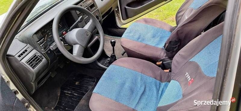 Używany VW Polo 1990 Srebrny Hatchback