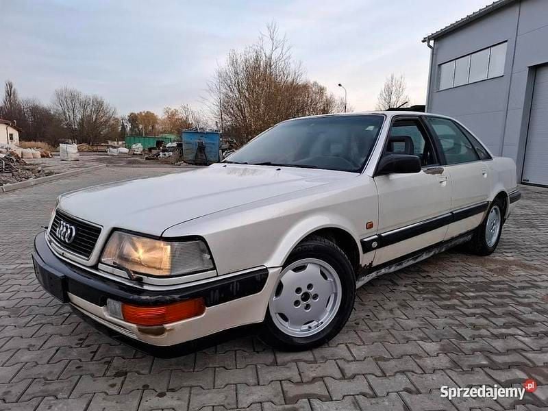 Używany Audi V8 1992 Sedan/Limuzyna
