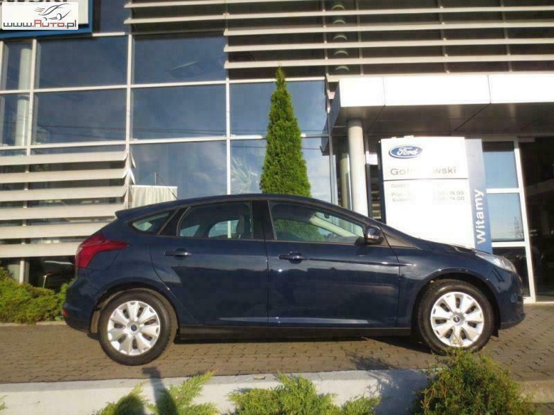 Używany Ford Focus 105 KM (77 kW) 2011 Niebieski ciemny Hatchback