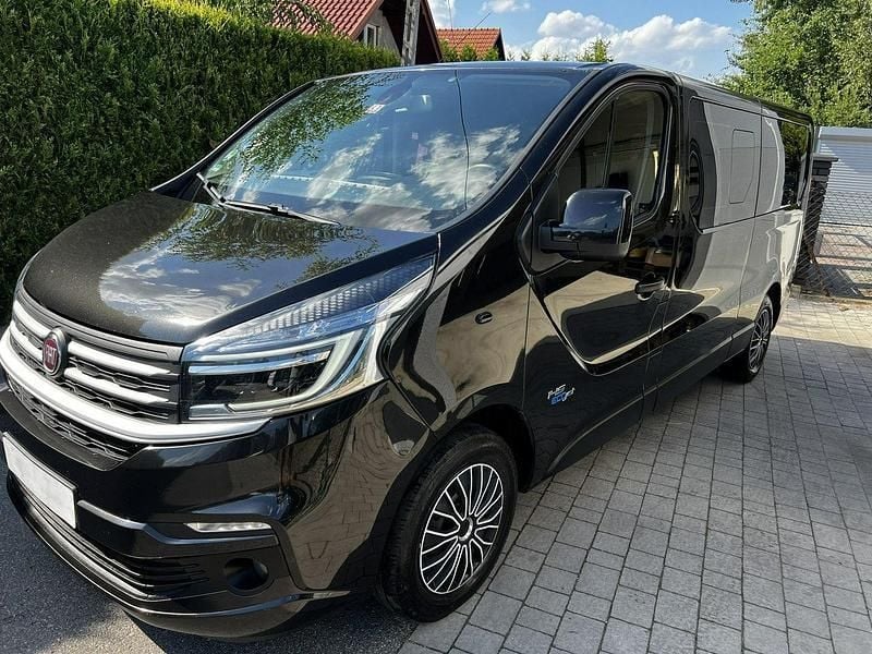 Używany Fiat Talento 145 KM (106 kW) 2017 Czarny (metalik, perła) Minivan