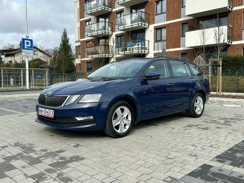 Niebieski Używany 2017 Skoda Octavia Kombi | 35 800 zł (Drogi) - Obraz 1/4