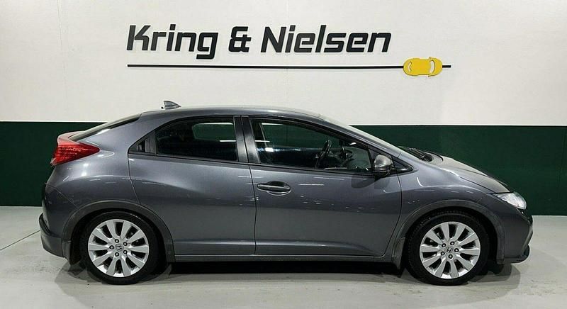 Używany Honda Civic 141 KM (103 kW) 2013 Szary (metalik) Sedan/Limuzyna