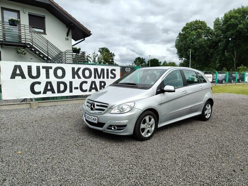 Srebrny (metalik) Używany 2010 Mercedes B160 Minivan | 23 900 zł (Uczciwa cena) - Obraz 1/4