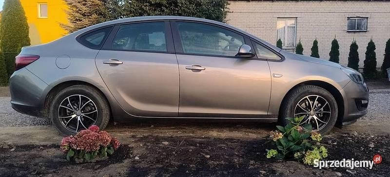Używany 2016 Opel Astra Sedan/Limuzyna | 27 000 zł (Dobra cena) - Obraz 1/4