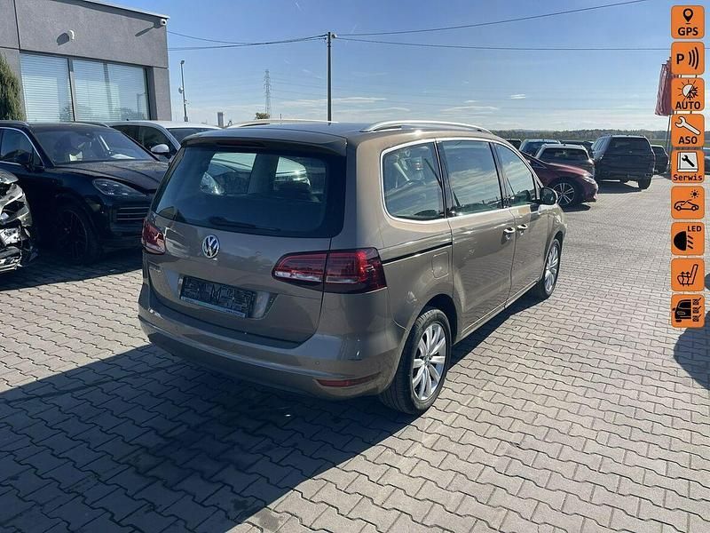 Złoty (metalik) Używany 2019 VW Sharan Trendline Minivan | 45 900 zł - Obraz 1/4