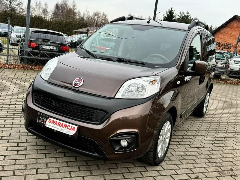 Używany Fiat Qubo Trekking 80 KM (58 kW) 2019 Brązowobeżowy Minivan