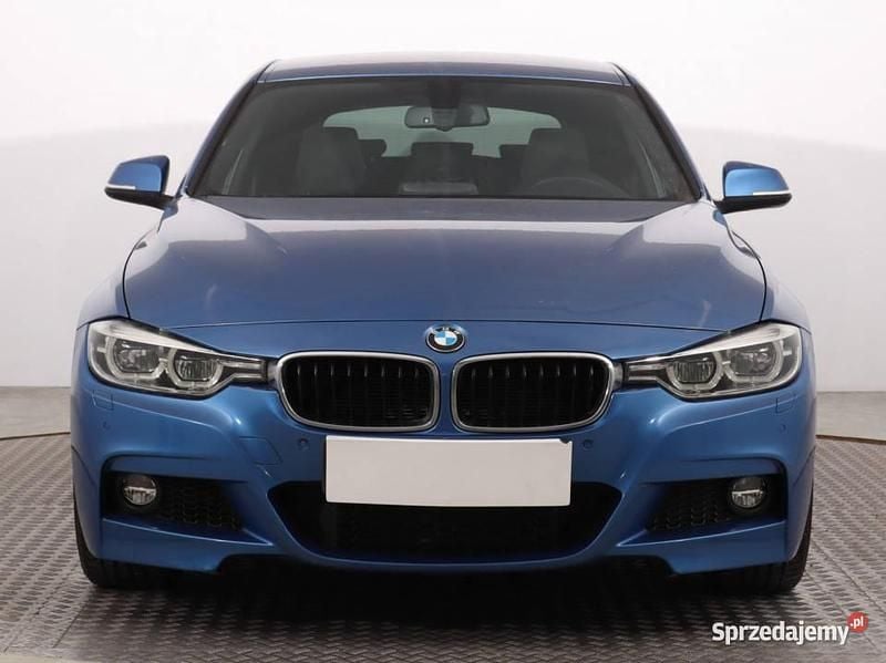 Używany BMW 318 136 KM (100 kW) 2016 Niebieski Kombi
