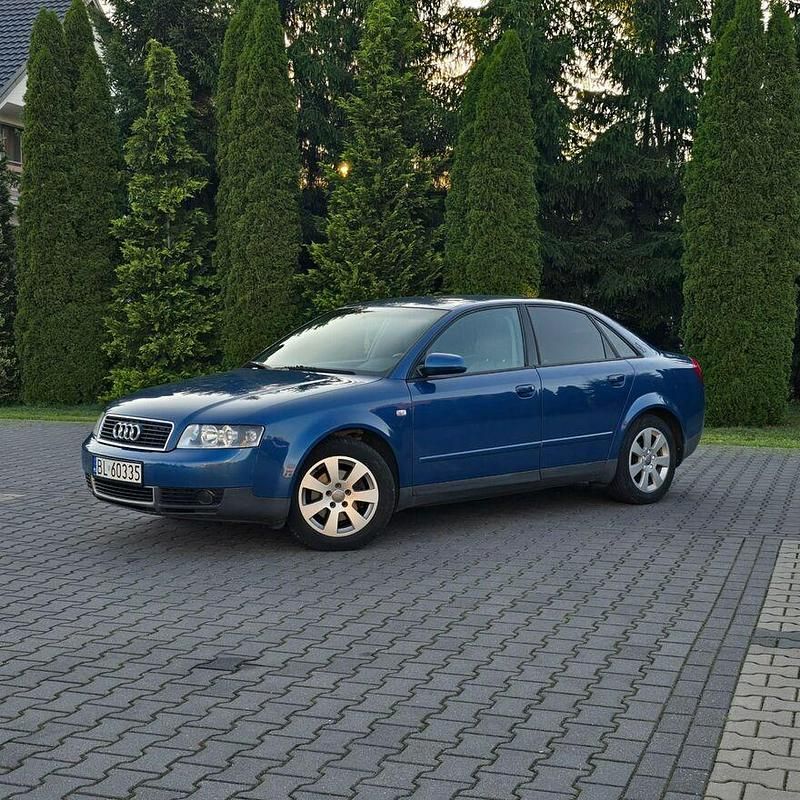 Używany Audi A4 Comfort 131 KM (96 kW) 2003 Niebieski Sedan/Limuzyna