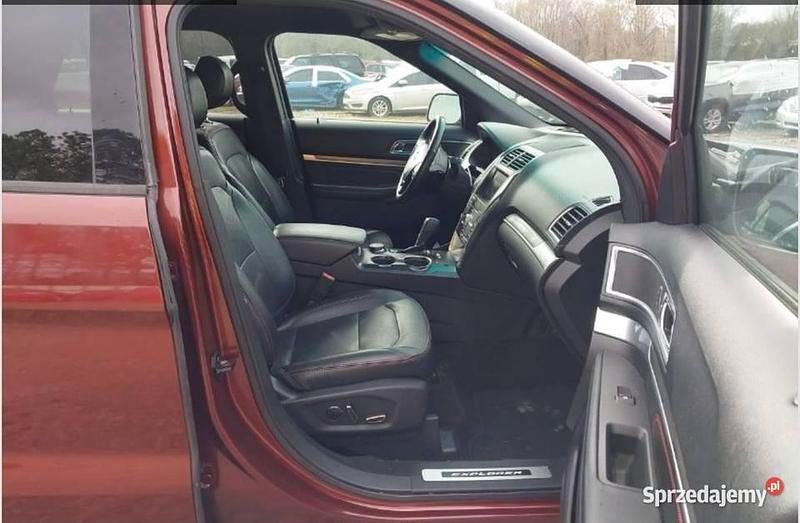 Używany Ford Explorer Sport 2016 Bordowy SUV