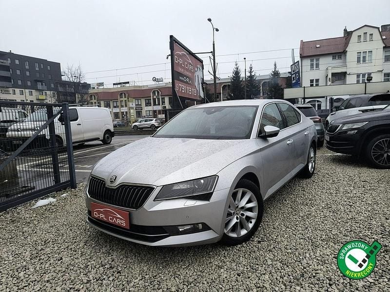 Srebrny Używany 2019 Skoda Superb Sedan/Limuzyna | 44 900 zł (Super Cena) - Obraz 1/4