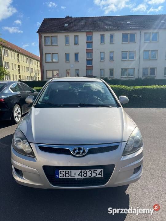 Srebrny Używany 2010 Hyundai i30 Hatchback | 11 000 zł (Dobra cena) - Obraz 1/4