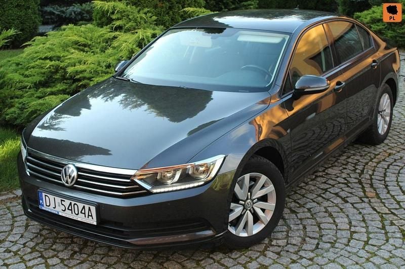 Brązowy Używany 2017 VW Passat Sedan/Limuzyna | 50 800 zł (Dobra cena) - Obraz 1/4