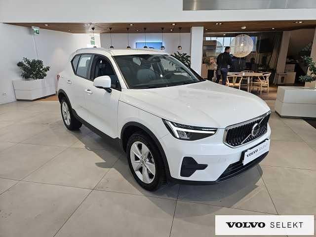 Używany Volvo XC40 163 KM (119 kW) 2024 Biały SUV
