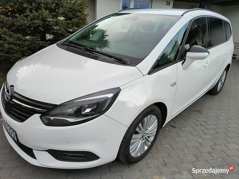 Używany 2018 Opel Zafira Minivan | 40 000 zł (Uczciwa cena) - Obraz 1/4