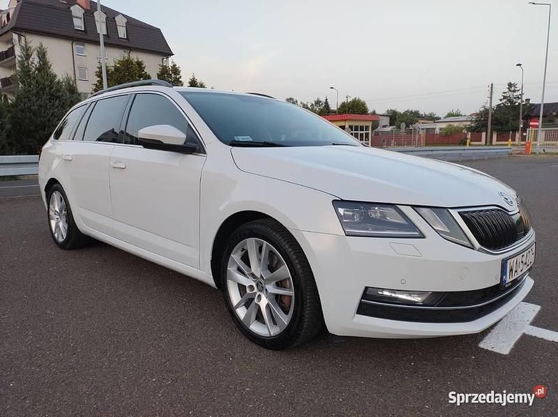 Używany Skoda Octavia 190 KM (139 kW) 2018 Biały Sedan/Limuzyna