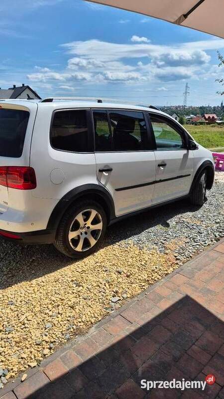 Biały Używany 2013 VW Touran Cross Minivan | 38 500 zł - Obraz 1/4