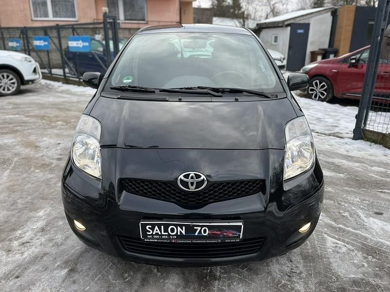 Używany Toyota Yaris 99 KM (72 kW) 2011 Czarny Hatchback